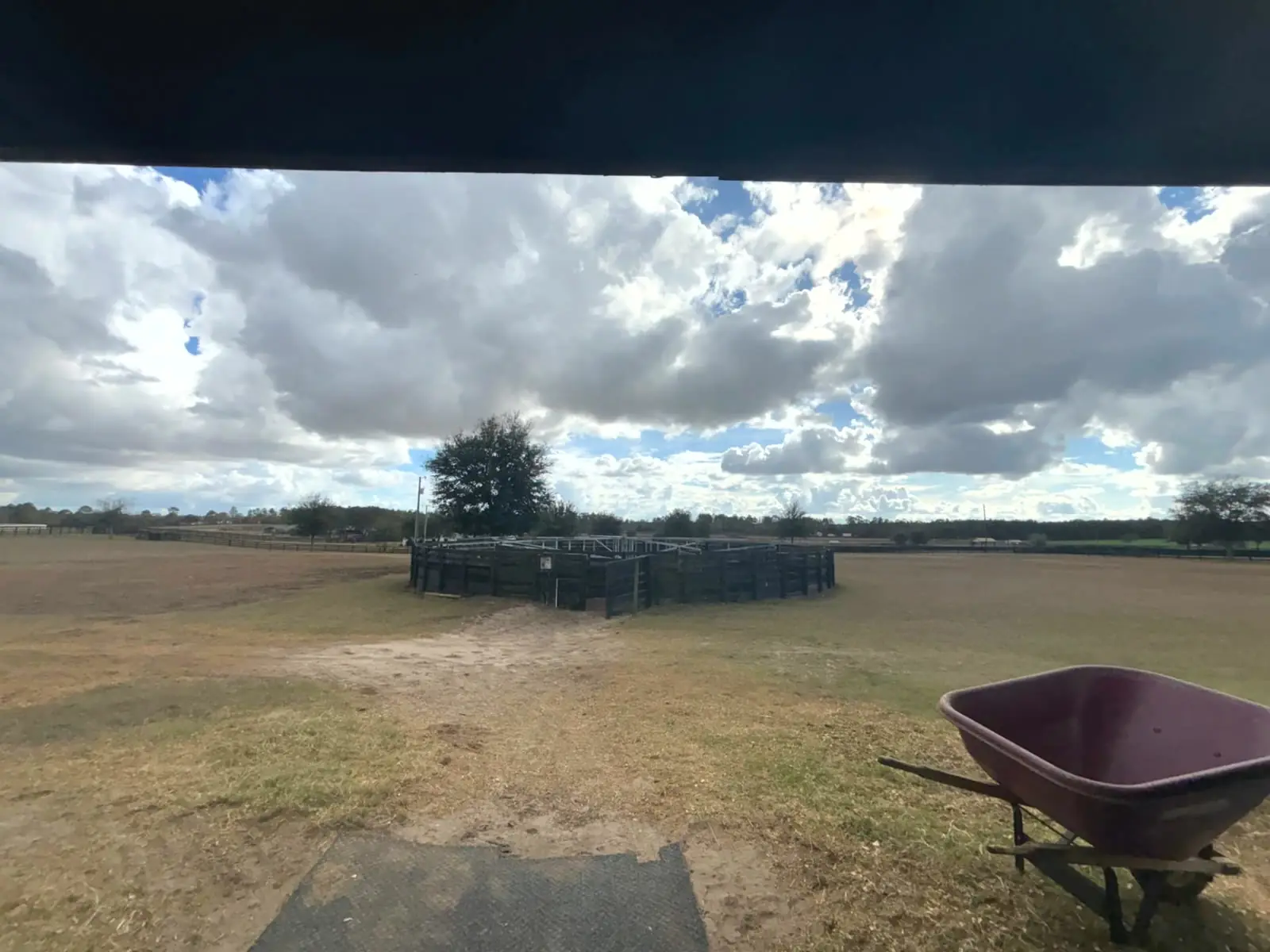 Round pen and open pastures beyond the Lot 3 barn